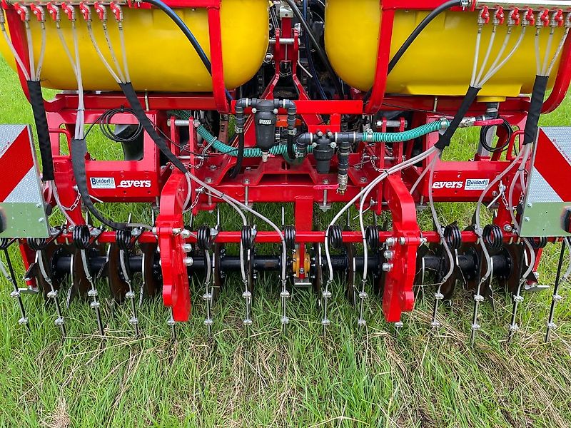 Evers Grasnarbenlüfter GB 250 mit Horganic Flüssigkeitssystem