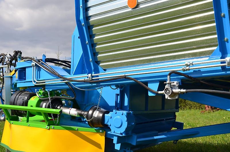 MD ZM Ladewagen mit Mähwerk T635/1