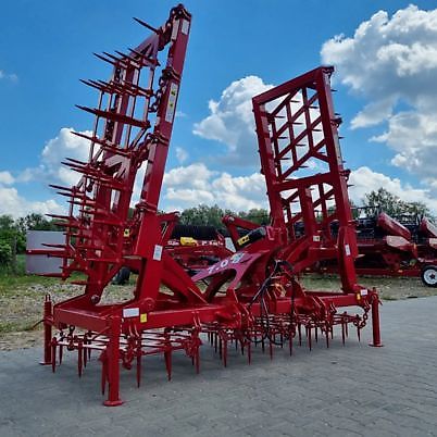 Lupus Ciężka 7-sekcjowa brona zębowa , hydraulicznie składana 7,0 m/ Schwere 7-teilige Zinkenegge, hydraulisch klappbar 7,0 m / 7-section tine harrow, hydraulically foldable 7,0 m /7-teiliger Schwer