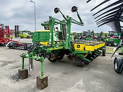 John Deere 1770NT MaxEmerge XP 16 row seeder, foldable, with Computer-Trak 350 control unit