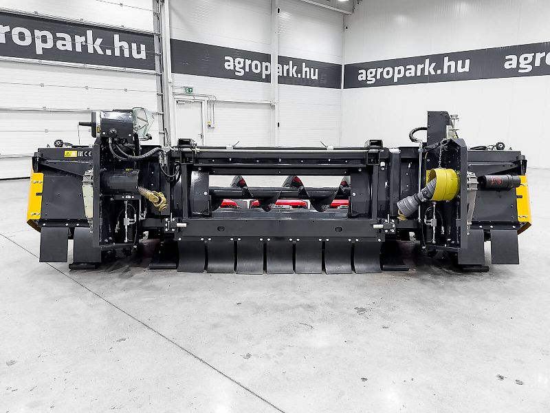 Capello Quasar R6 6 row (75 cm), foldable corn header for Claas Lexion / Tucano combines