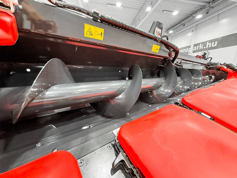 Capello Quasar R8 8 row (75 cm), foldable corn header for John Deere combines