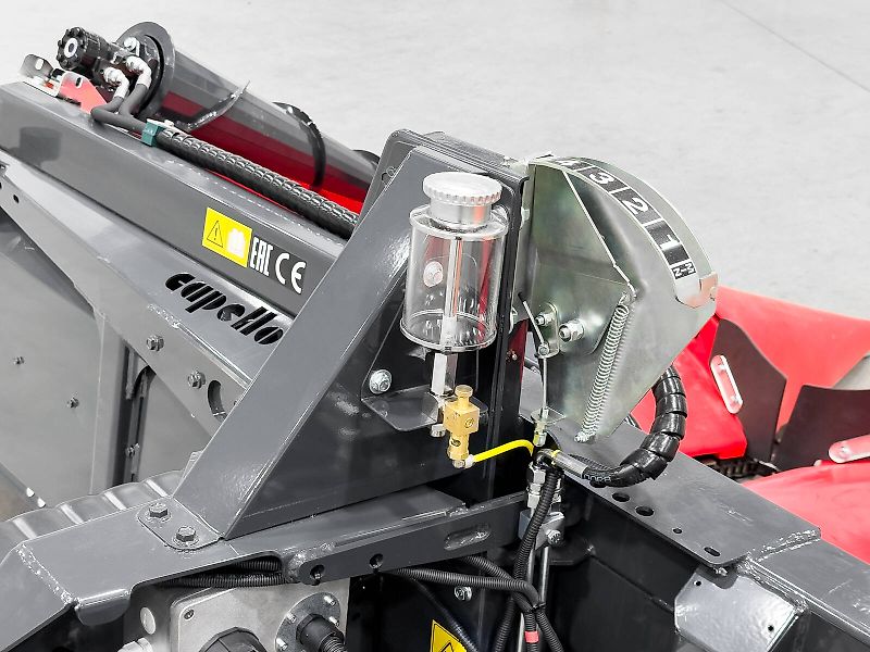 Capello Quasar R8 8 row (75 cm), foldable corn header for John Deere combines