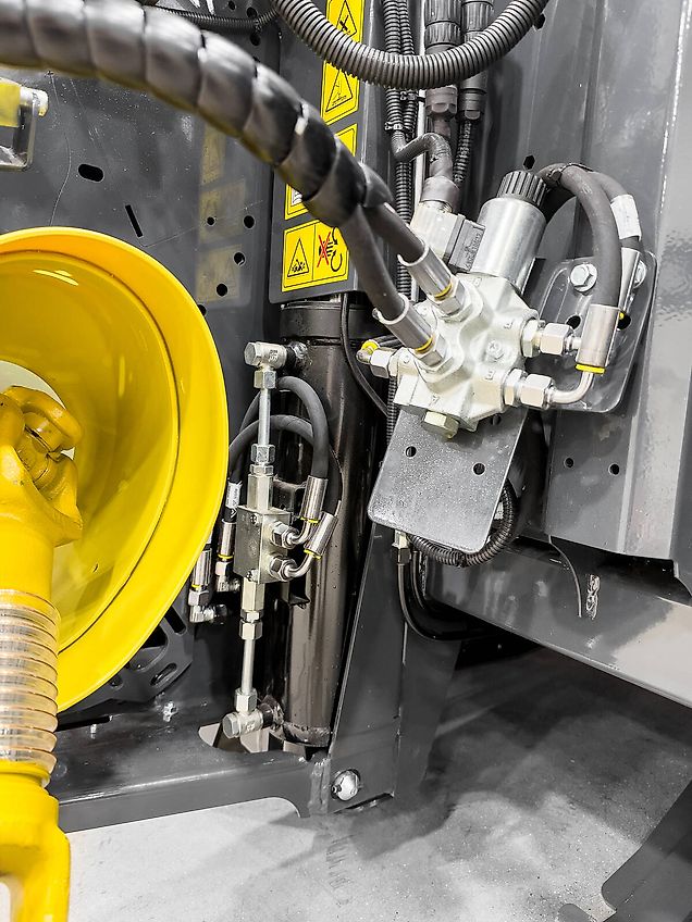 Capello Quasar R8 8 row (75 cm), foldable corn header for John Deere combines