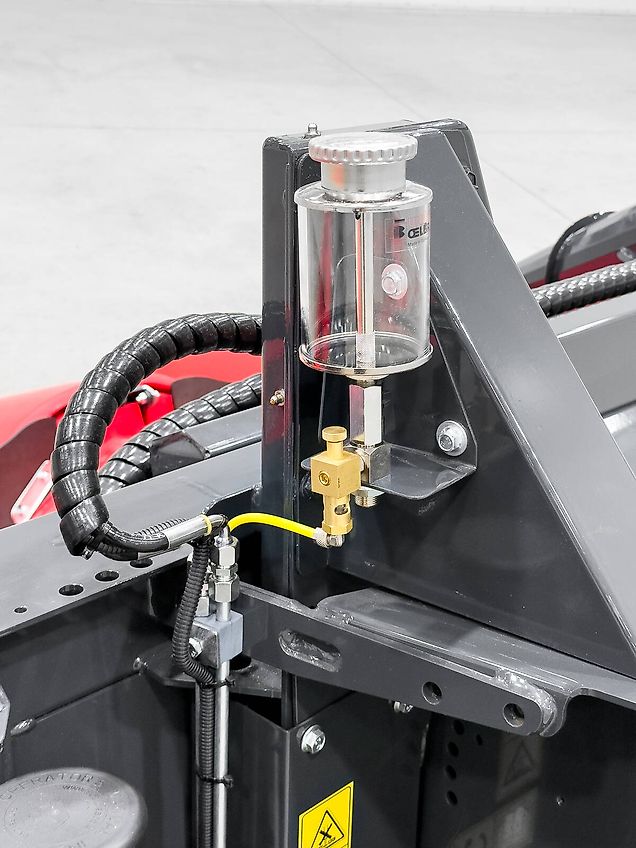 Capello Quasar R8 8 row (75 cm), foldable corn header for John Deere combines