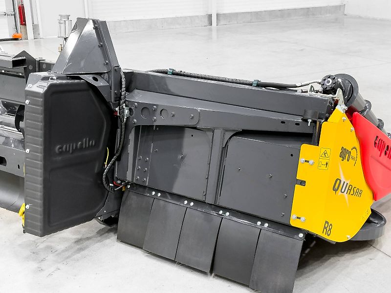 Capello Quasar R8 8 row (75 cm), foldable corn header for John Deere combines