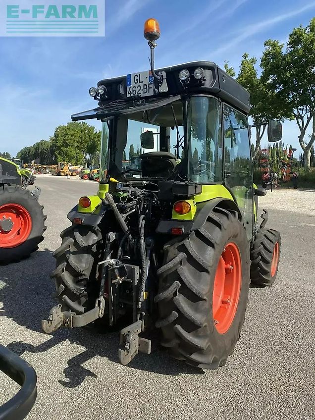 Claas nexos 230 m tradition
