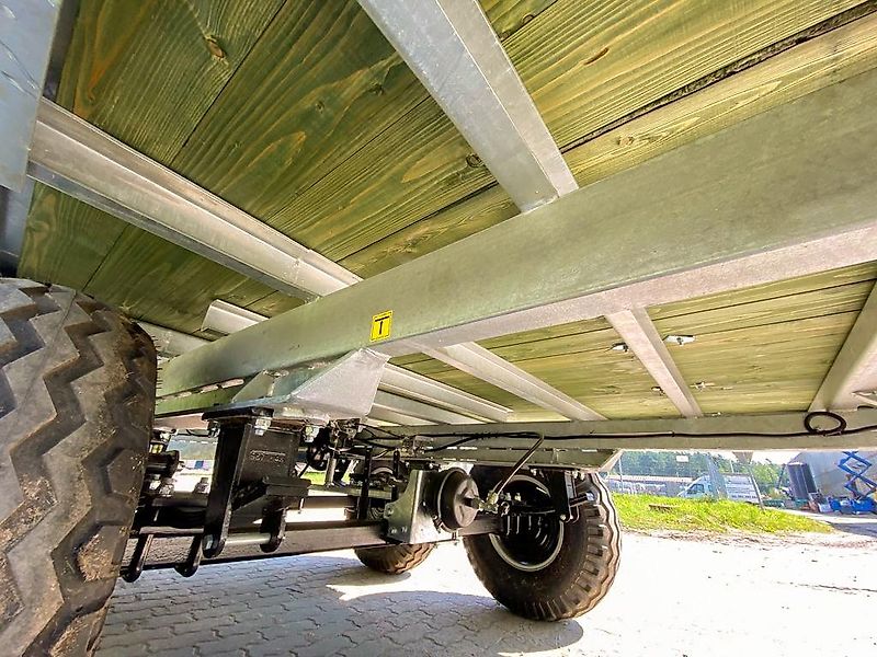 Cynkomet Viehanhänger / Livestock trailer / Remorque bétaillère / Przyczepa do przewozu zwierząt