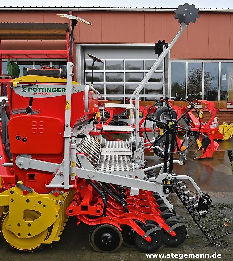 Pöttinger Lion 3002 Kreiselegge + Vitasem 302 ADD Sämaschine