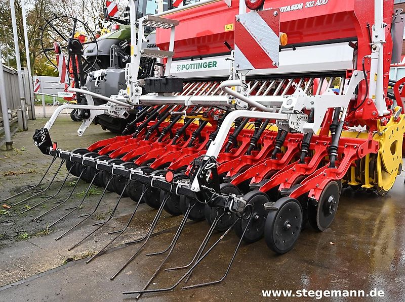 Pöttinger Lion 3002 Kreiselegge + Vitasem 302 ADD Sämaschine