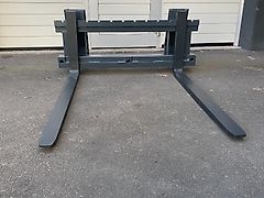 INTER-TECH Palettengabel 1,24m breit mit 2 120er Zinken