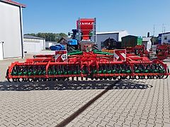 AGRO-MASZ BTC 60H mit SP400 Zwischenfruchtstreuer