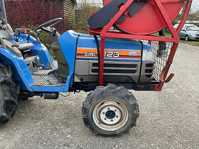 Iseki SIAL 223