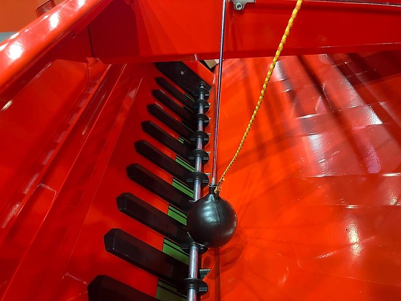 AGRO-MASZ SR301 mit 25 Doppelscheibenscharen und Andruckrollen