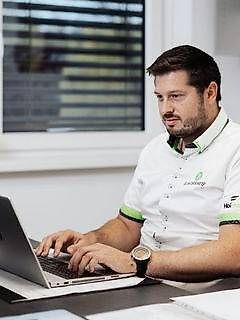 Persona de contacto Sr. Blaz BERA